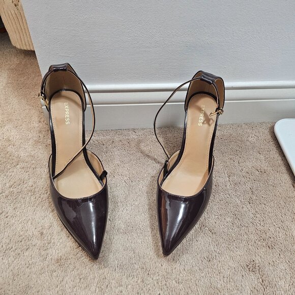 Express Heels - Picture 2 of 3